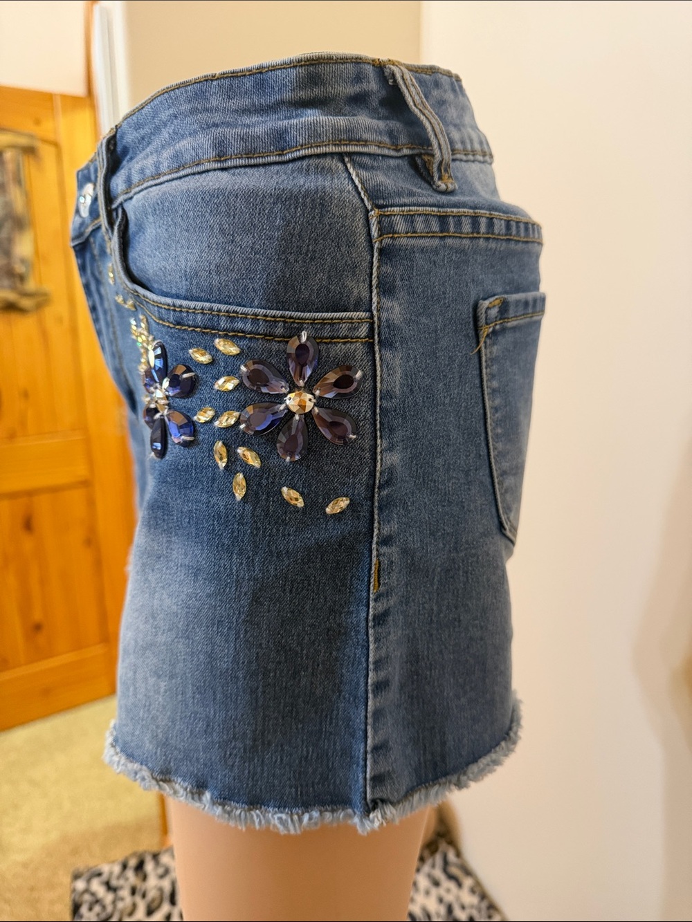 NWOT Boston Proper Blue Denim Shorts with Floral Jewel Rhinestone Embellishment - Picture 8 of 8